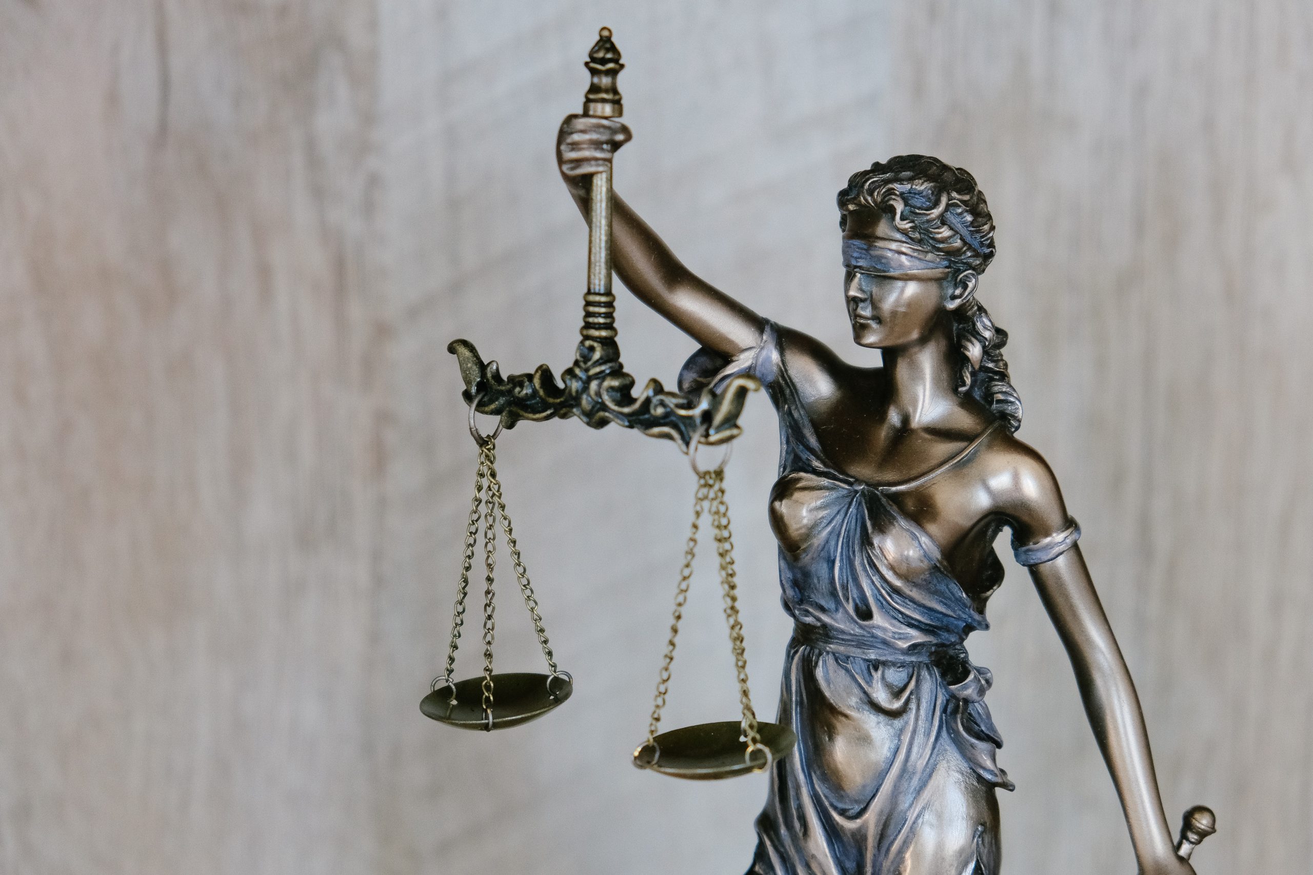 Ações constitucionais e atuação em tribunais superiores